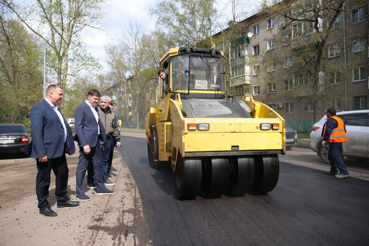 Владимир Волков проверил работы по ремонту дорог в Люберцах | Администрация  городского округа Люберцы Московской области